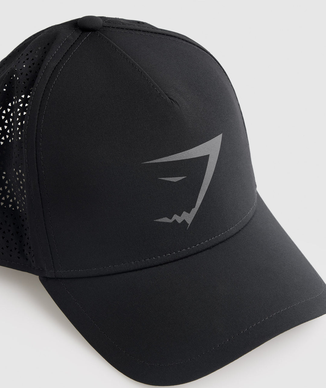 GYMSHARK MESH TRUCKER CAP